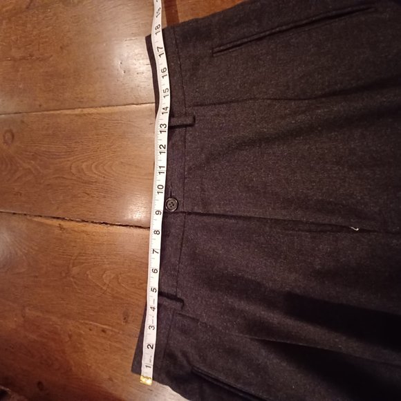 Mint Giorgio Armani Gray Flannel Wool and Cashmere Suit.  Size 42 - Picture 12 of 14